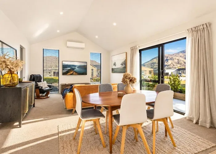 Mountain Edge | 3 Bedroom Modern Hébergement de vacances *