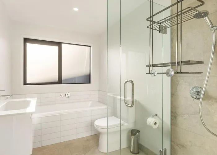 Mountain Edge | 3 Bedroom Modern *